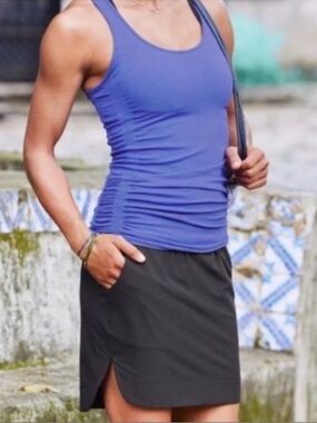 Athleta Stellar Skirt Skort Curved Petal Hem Black Sz XS